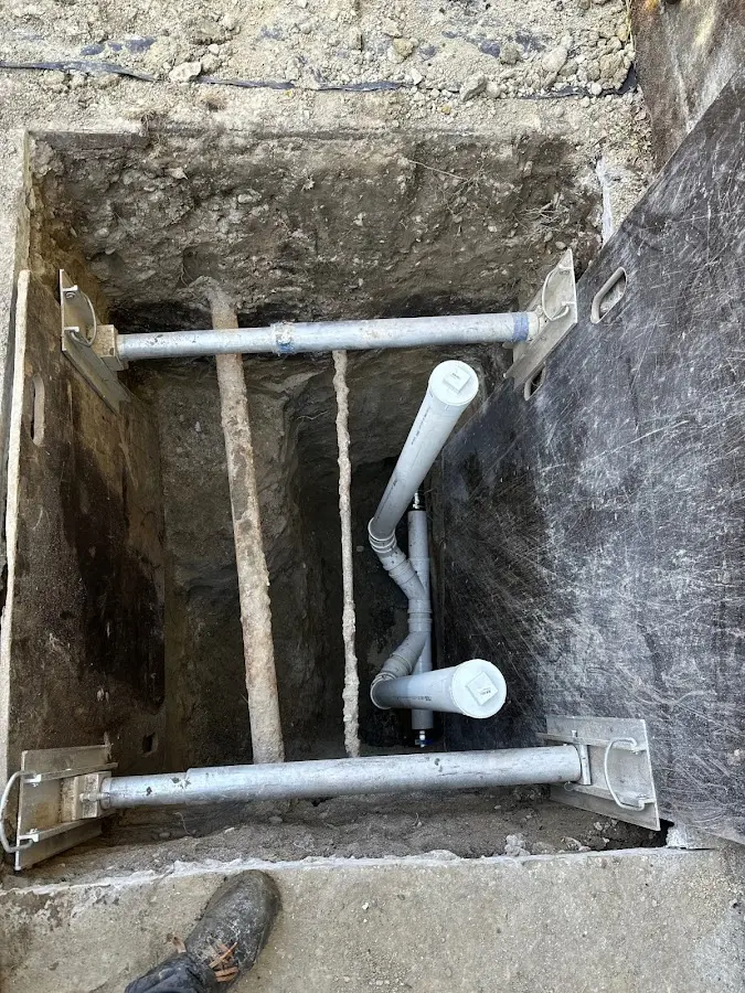 Experienced plumber completing Drain Cleaning work in Flemingsburg